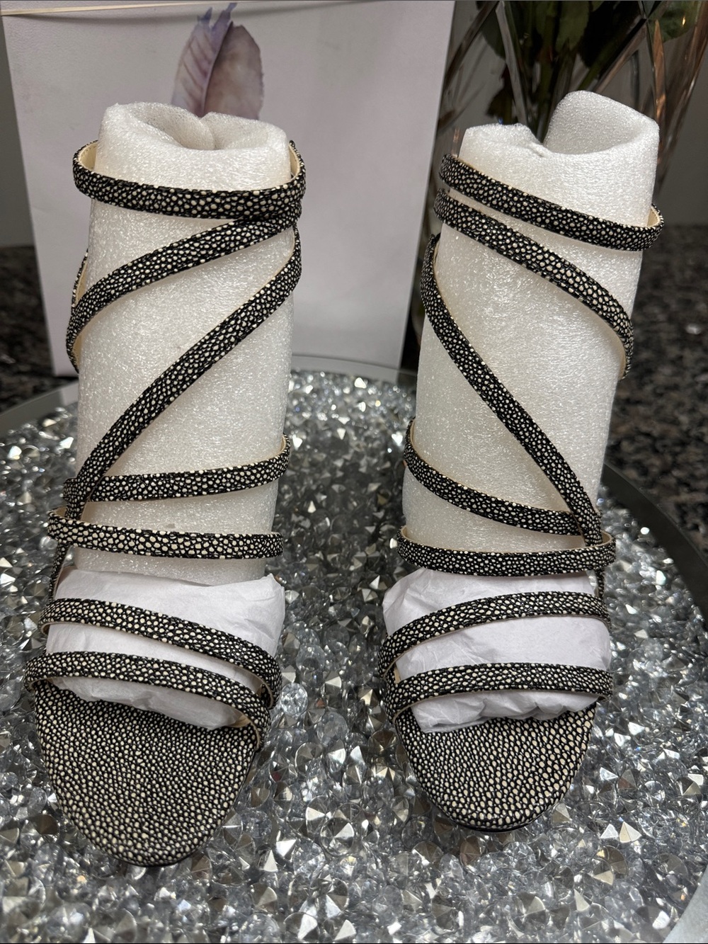 Jessica Simpson Black and Cream Textured Strappy Block Heel Sandal NEW 7 - Picture 5 of 15